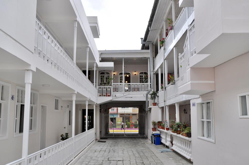 Hotel Europa Alausi Exterior photo