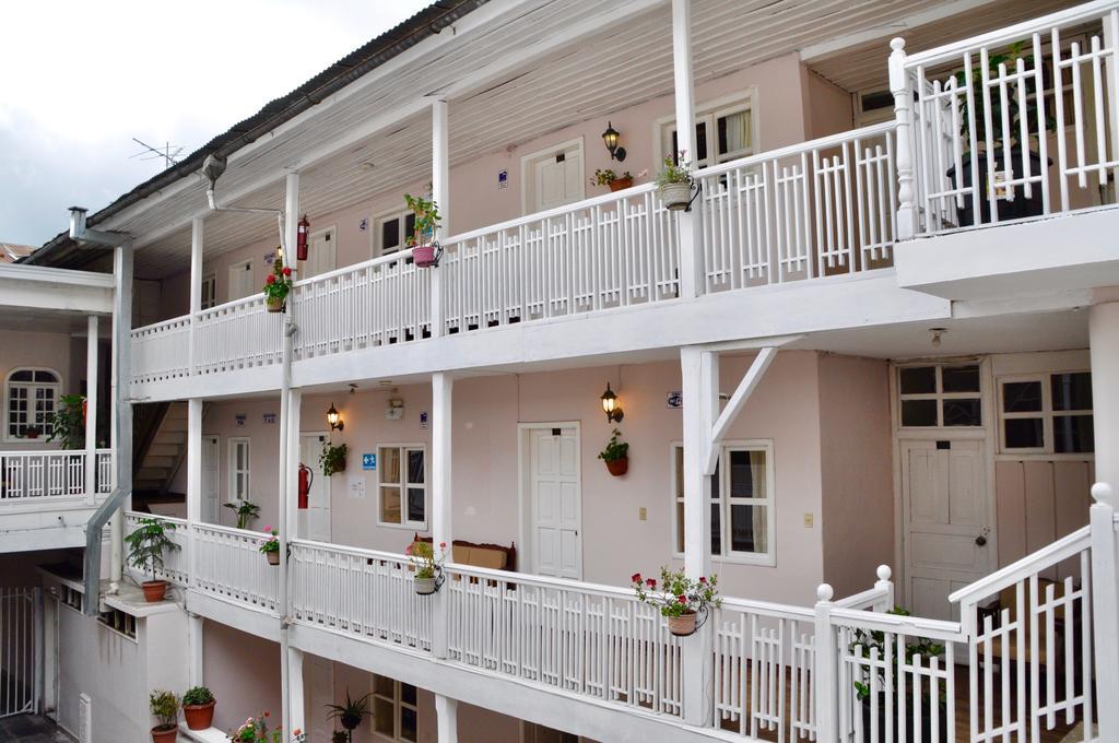 Hotel Europa Alausi Exterior photo