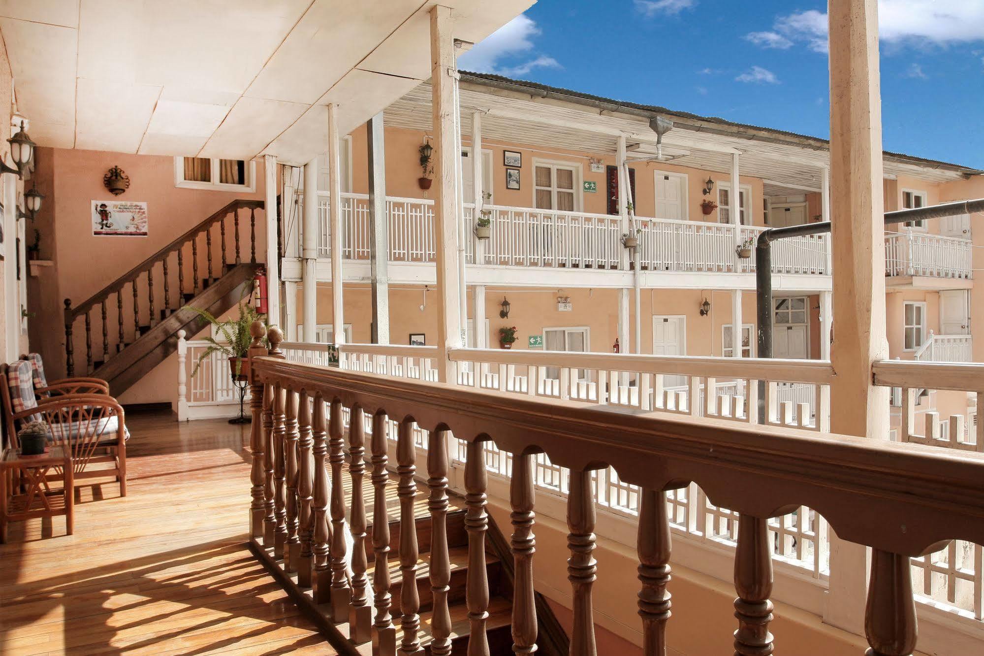 Hotel Europa Alausi Exterior photo